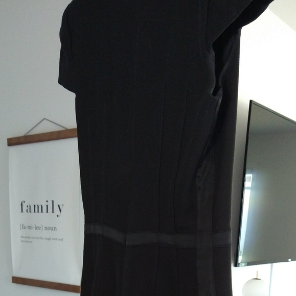 Dress - Picture 3 of 9